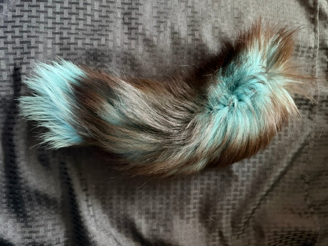 Colored Fox Tail: Teal & Black