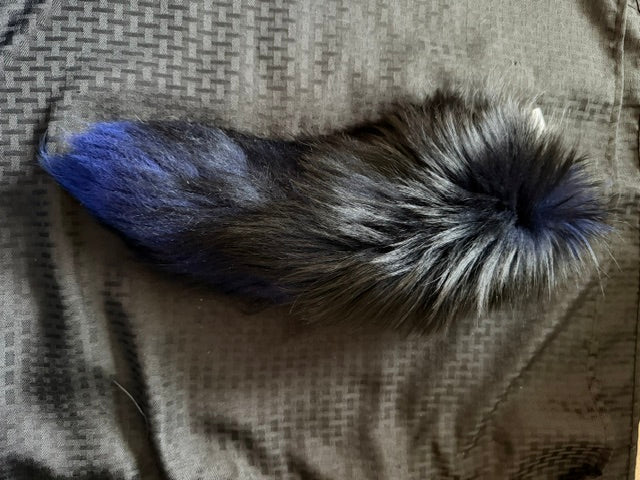 Colored Fox Tail: Blue and Black