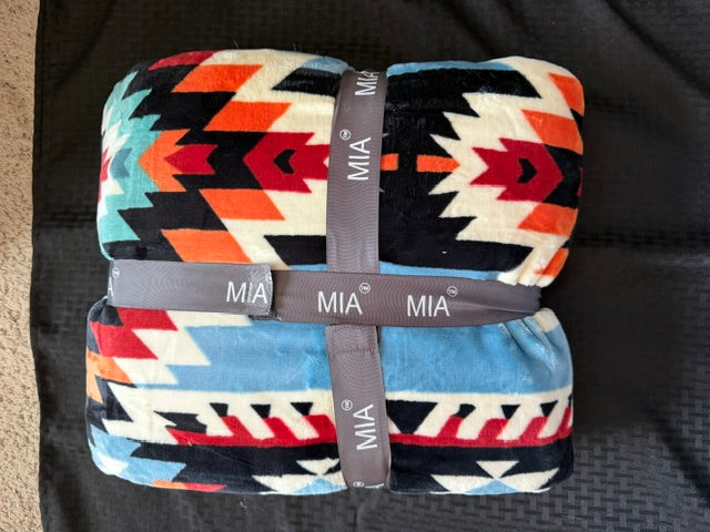 Mia Queen Size Blanket: Blue Aztec
